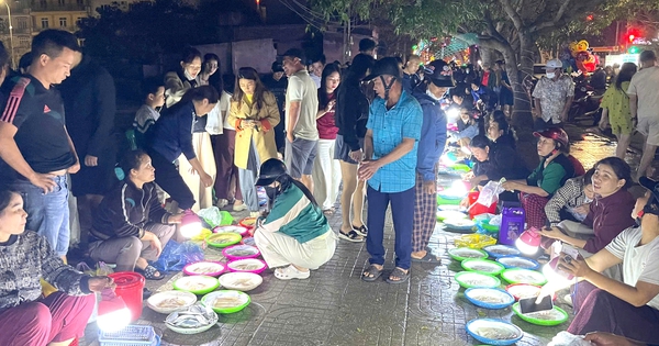 Độc đáo phiên chợ đêm bán duy nhất một đặc sản hút khách ở xứ Nghệ