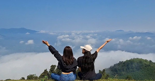 Điểm săn mây đẹp mê hồn trên đỉnh Pù Xèo