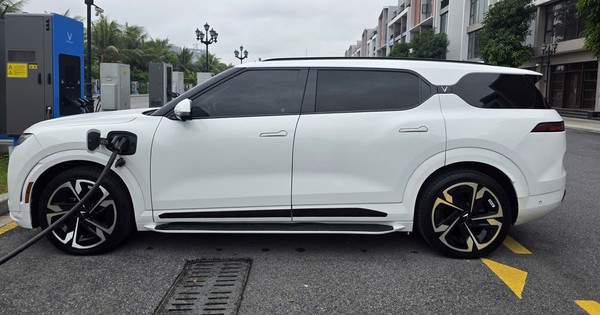 Chủ nhân “bộ sưu tập” 11 xe VinFast ở Hà Nội: “Càng hiểu xe điện, càng thấy đáng giá”