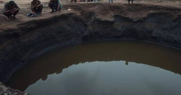 Bé gái bị đuối nước, 5 người nhảy xuống cứu, tất cả đều tử vong