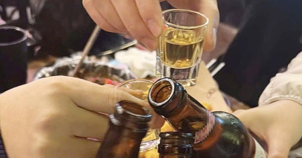 Dấu hiệu cảnh báo cơ thể gặp nguy hiểm sau khi uống rượu, bia cần đề phòng