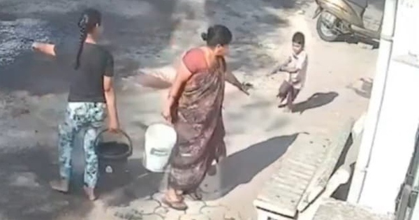 Bà nội đổ nước sôi vào người cháu trai, hé lộ lý do