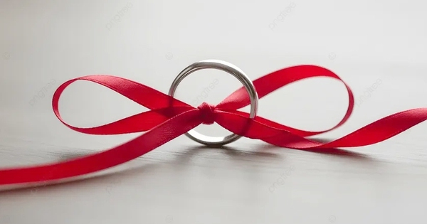 Tại sao khi nghỉ trong khách sạn nên mang theo dải ruy băng đỏ?