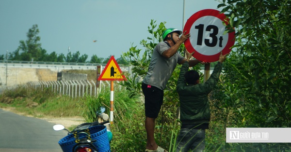 Gia Lai khắc phục tình trạng biển báo cấm tải trọng bị sơn đen trên đường