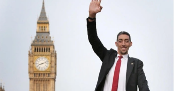 Người khổng lồ được Guinness ghi danh và nguồn cảm hứng cho những hoàn cảnh đặc biệt