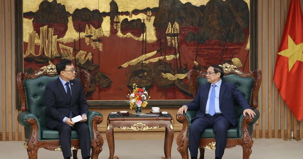 Thủ tướng đề nghị Hàn Quốc chia sẻ kinh nghiệm quản trị năng lượng