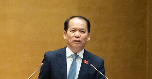 Băn khoăn một số loại giấy tờ không thể uỷ quyền cho cấp phó ký, Bộ trưởng Tư pháp nói gì?