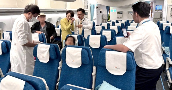 Hành khách bất tỉnh giữa không trung, tổ bay Vietnam Airlines xử lý kịp thời cứu sống