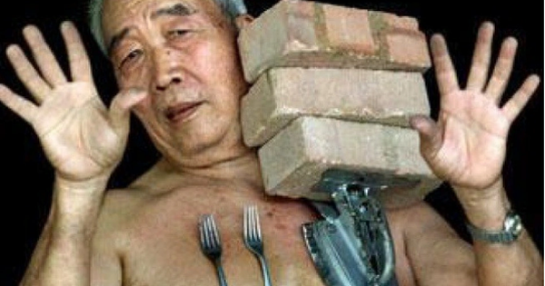 Bí ẩn dị nhân có khả năng hút kim loại khiến thế giới sửng sốt