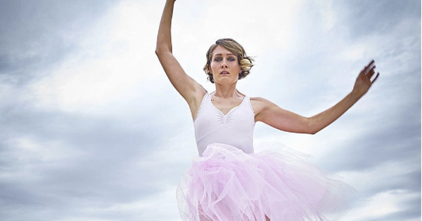 Kỳ tích “đi trên dây bằng mũi chân” của cô gái Nga khiến giới kỷ lục nể phục