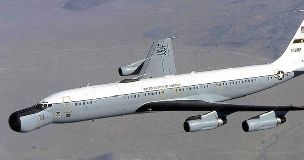 Máy bay bí ẩn nhất thế giới của Mỹ bất ngờ xuất hiện