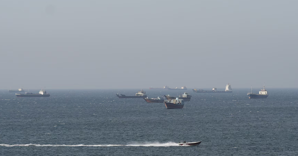 Tehran từ chối vòng đàm phán thứ 2, Mỹ bắt giữ tàu chở hàng của Iran