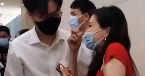 Gặp lại nhau sau 8 năm kể từ lần xem mắt, cặp đôi liền đưa nhau đi đăng ký kết hôn ngay