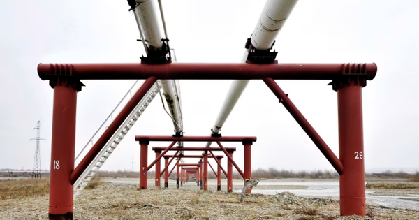 Dòng chảy dầu Nga tới Slovakia được nối lại