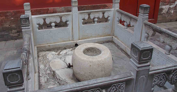 Hé lộ bí ẩn Tử Cấm Thành có 72 giếng nước nhưng hàng trăm năm không ai dám uống 1 giọt