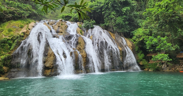 Ngắm mây trên đỉnh Sa Mù, trải nghiệm thác Tà Puông tuyệt đẹp giữa núi rừng Quảng Trị