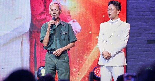 Từ bản hit 120 triệu view: Chàng ca sĩ đổi đời, báo hiếu bố mẹ gây sốt là ai?