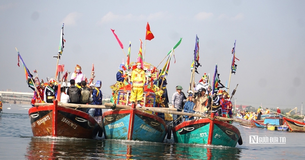 Lướt sóng trải nghiệm lễ hội Cầu Ngư hơn 200 năm tuổi trên đầm Thị Nại