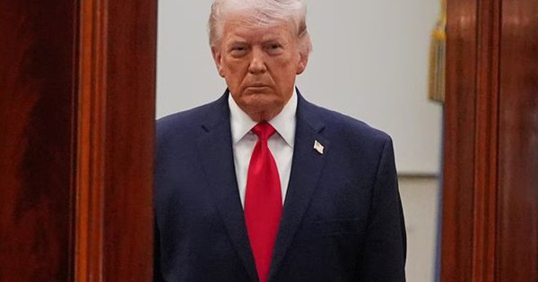 Thế giới mong eo biển Hormuz mở cửa trở lại, Mỹ và Iran tiếp tục đe dọa lẫn nhau