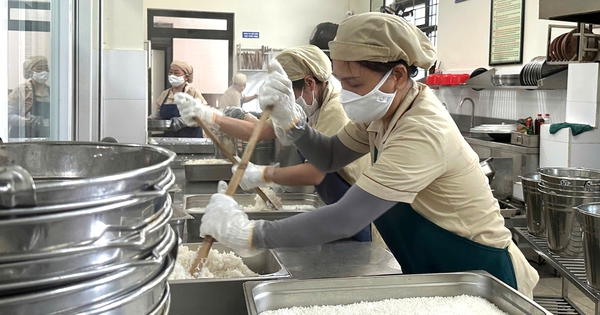 Đà Nẵng: Trường học tăng cường “gác cổng”, giữ an toàn bữa ăn học đường