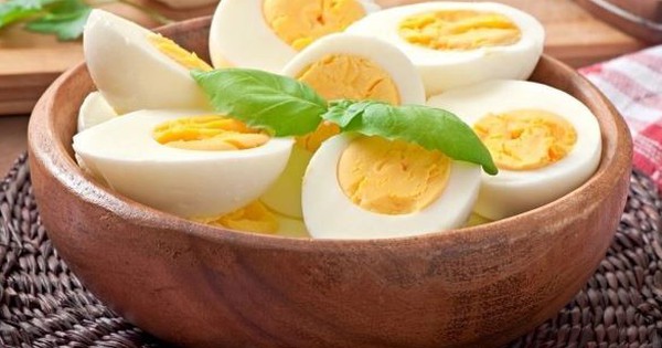 Ăn trứng hàng ngày suốt 1 năm, người phụ nữ 63 tuổi nhận tin vui
