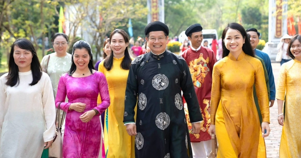 Không chỉ là trang phục, áo dài được Huế định vị như một di sản sống