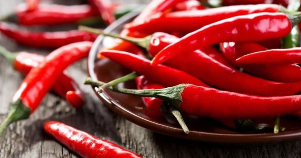 Ăn ớt 3 bữa mỗi ngày, người đàn ông 56 tuổi xuất hiện dấu hiệu “lạ”