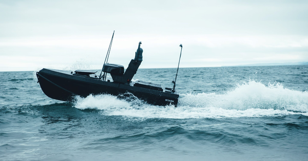 Xuồng không người lái Đức giám sát “hạm đội bóng tối” ở biển Baltic