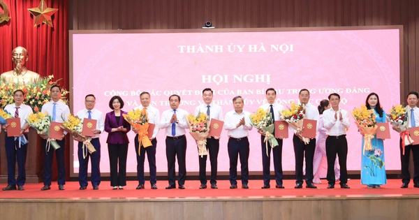 Hà Nội công bố các quyết định về công tác cán bộ
