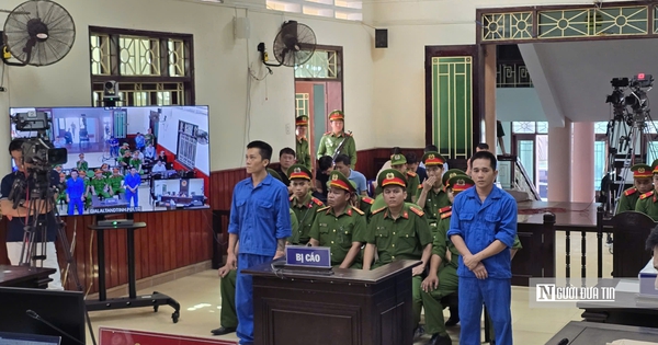 Dùng súng quân dụng cướp ngân hàng, 2 bị cáo nhận tổng cộng 56 năm tù