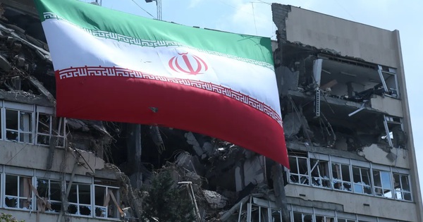Iran xem xét 