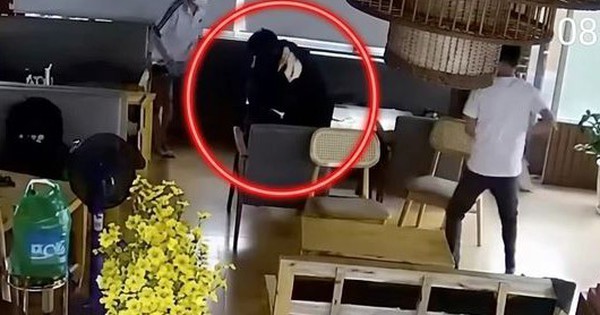 Điều tra nhóm thanh niên mang hung khí vào quán cà phê tấn công khiến 1 người tử vong