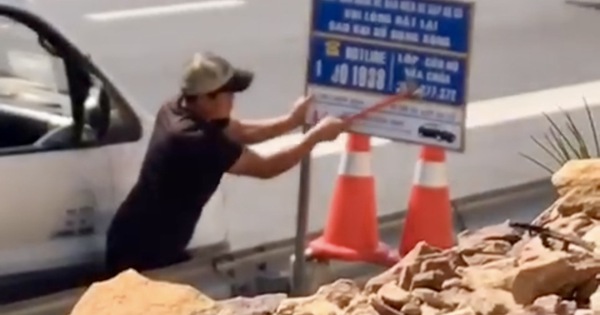 Đơn vị quản lý đề nghị xử lý người đàn ông phá hoại biển thông tin trên cao tốc