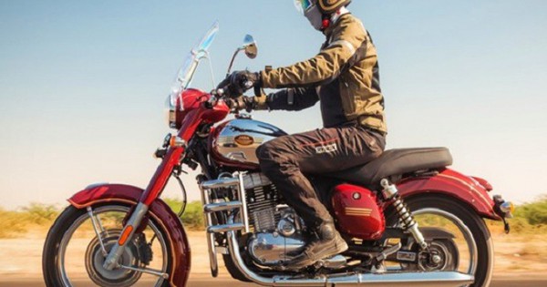 Mô tô cổ điển Jawa 350 trình làng, giá chỉ 63 triệu đồng