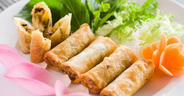 Đừng làm như cũ, nem rán theo cách này đảm bảo không rách mà vàng ươm