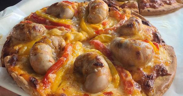 Kinh dị món pizza tinh hoàn gà, nhiều người sợ không dám ăn
