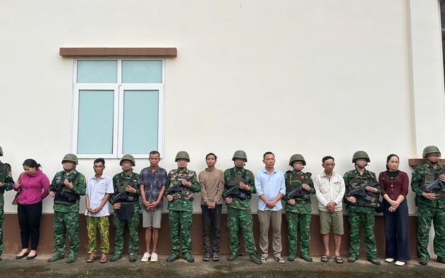 VIDEO: Biên phòng Quảng Trị bắt nhóm đối tượng tổ chức cho người khác xuất cảnh trái phép