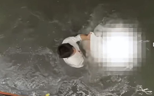 Đăng clip cứu người lên mạng, người đàn ông nhận cái kết ngỡ ngàng
