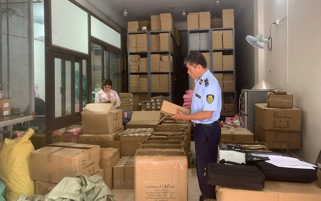 Phát hiện hơn 7.500 sản phẩm có dấu hiệu giả nhãn hiệu ZARA