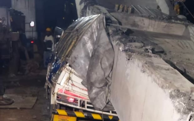 Dầm cầu vượt rơi trúng xe tải khiến tài xế tử vong tại chỗ