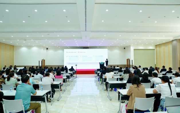 Nhiều chuyên gia đầu ngành hội tụ, chia sẻ giải pháp nâng cao an toàn cho mẹ và bé