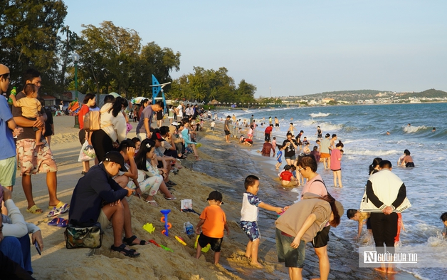 Mũi Né-Phan Thiết nhộn nhịp, resort kín phòng đầu năm