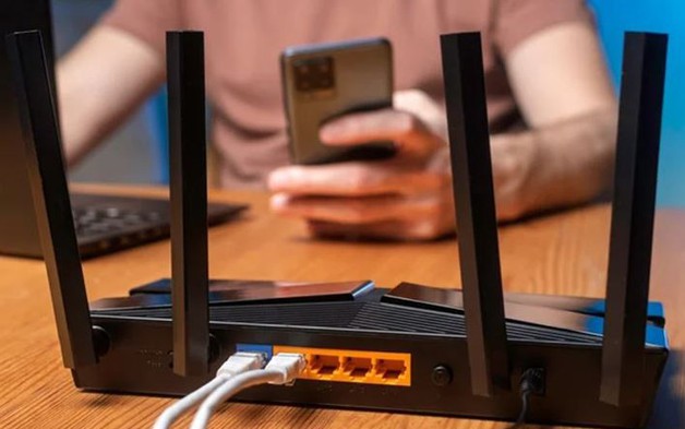 Lý do nên rút phích cắm cục Wi-Fi mỗi tuần 1 lần