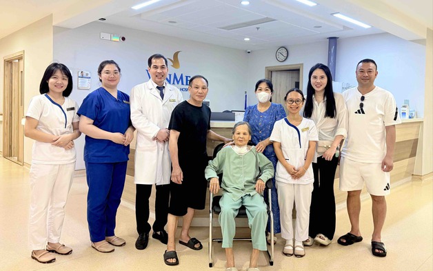 Vinmec Hạ Long giải cứu cụ bà 88 tuổi bị khối u giáp khổng lồ chèn ép đường thở suốt 18 năm