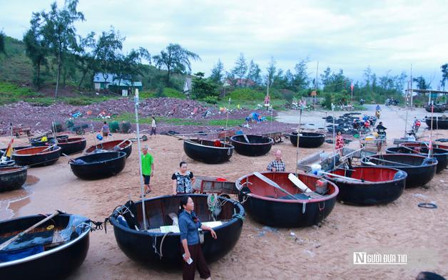 Bỏ túi tiền triệu nhờ nghề “thức cùng biển đêm” ở xứ Nghệ