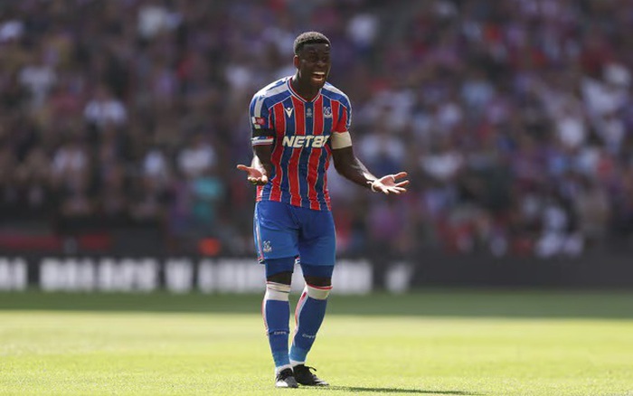 Marc Guehi trở thành thủ lĩnh - Tảng đá sau của Crystal Palace