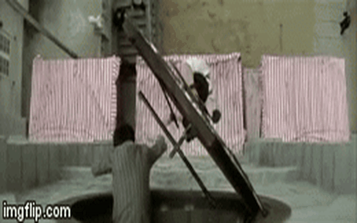 Thành Long kể về phút do dự trong cảnh quay khiến ông bị thương nặng