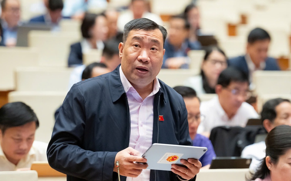 Xem xét phân bổ vốn cho đào tạo bồi dưỡng giáo viên và cán bộ quản lý