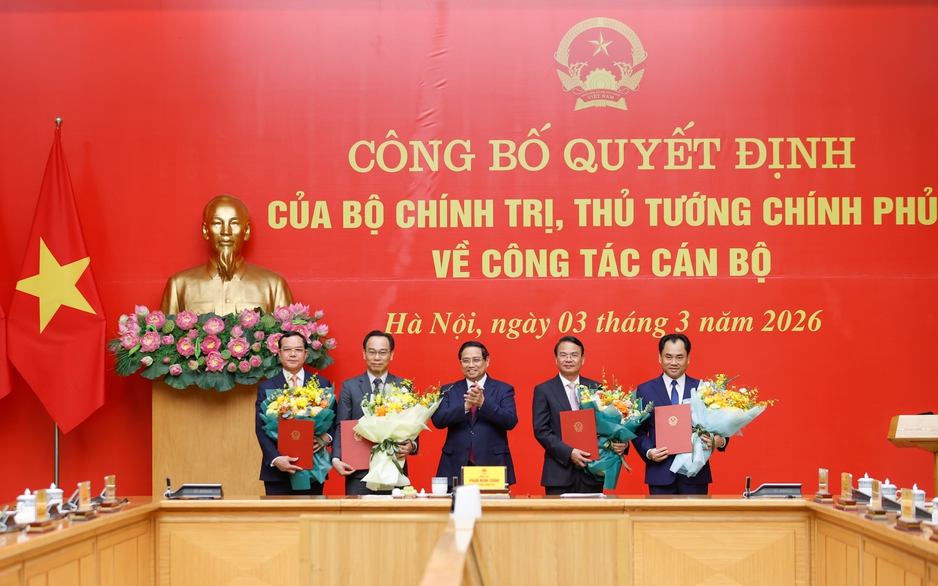 Công bố quyết định của Bộ Chính trị và Thủ tướng Chính phủ về công tác cán bộ